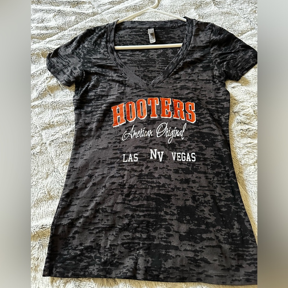 Vintage Hooter’s authentic Tee from Las Vegas